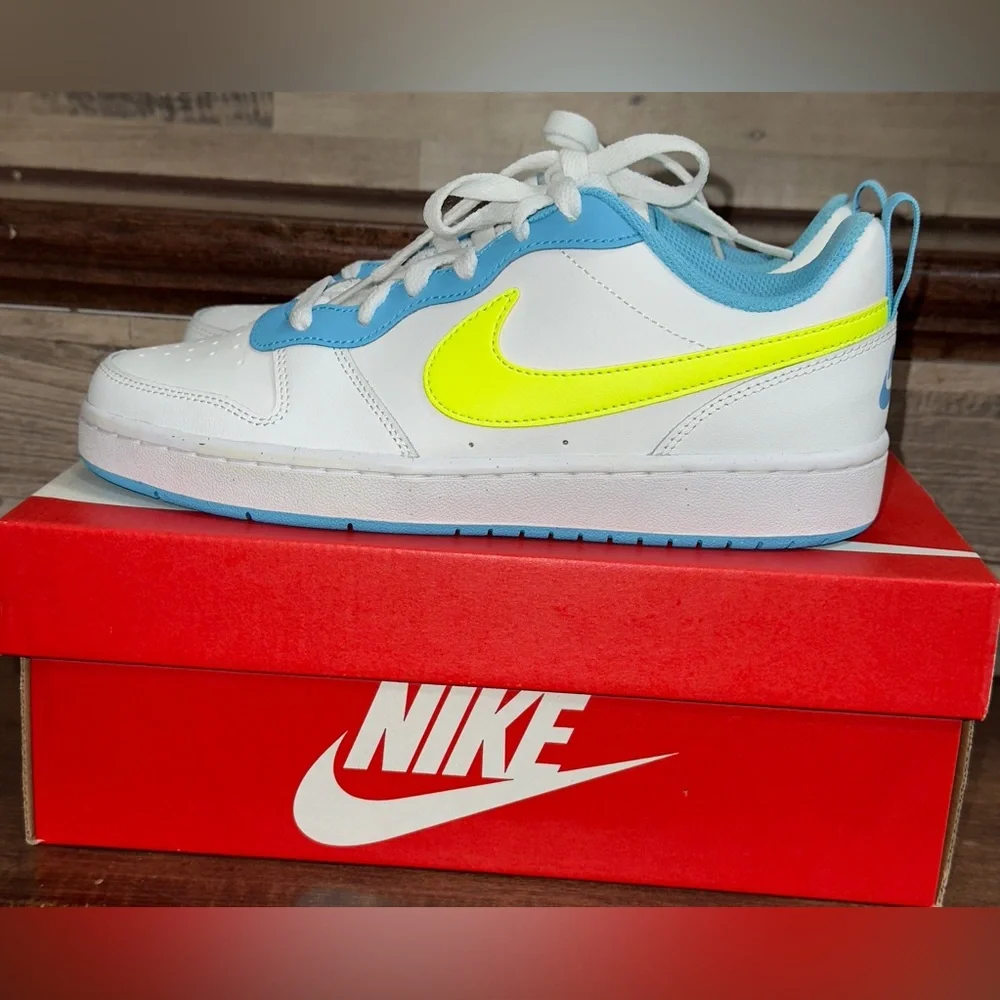 Cute 🥰 Nike Court Borough Low 2 GS /7Y 'White Baltic Blue Volt' Women's Size 8.5 - Picture 14 of 15